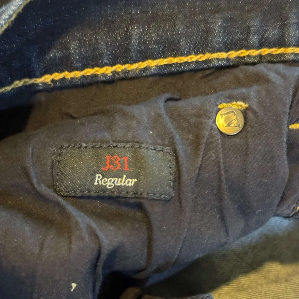 Armani Jeans Mens J31 Regular Fit Straight Leg Denim 33  Dark Blue Work Casual - Picture 4 of 11